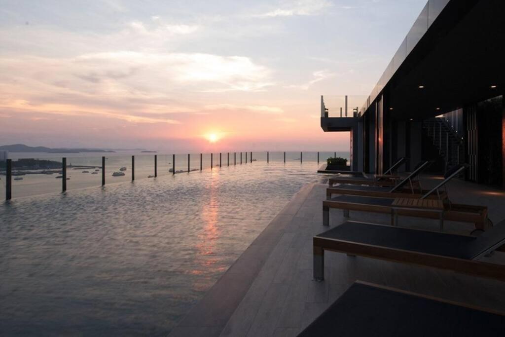 The Base Condo Center Of Pattaya Rooftop Swimming Pool Dış mekan fotoğraf