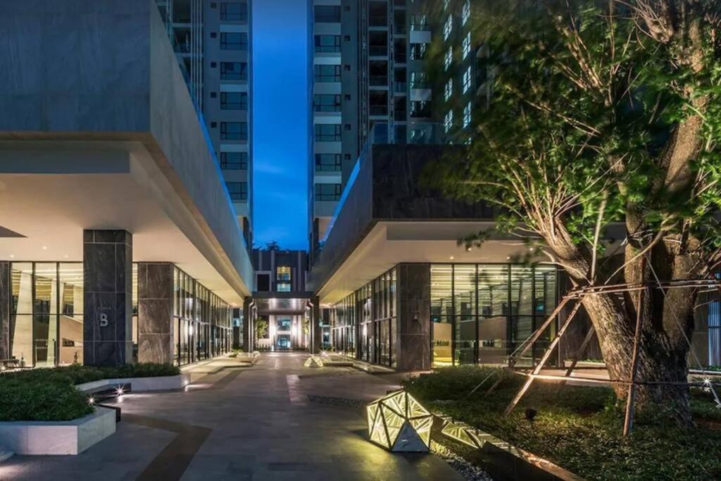 The Base Condo Center Of Pattaya Rooftop Swimming Pool Dış mekan fotoğraf