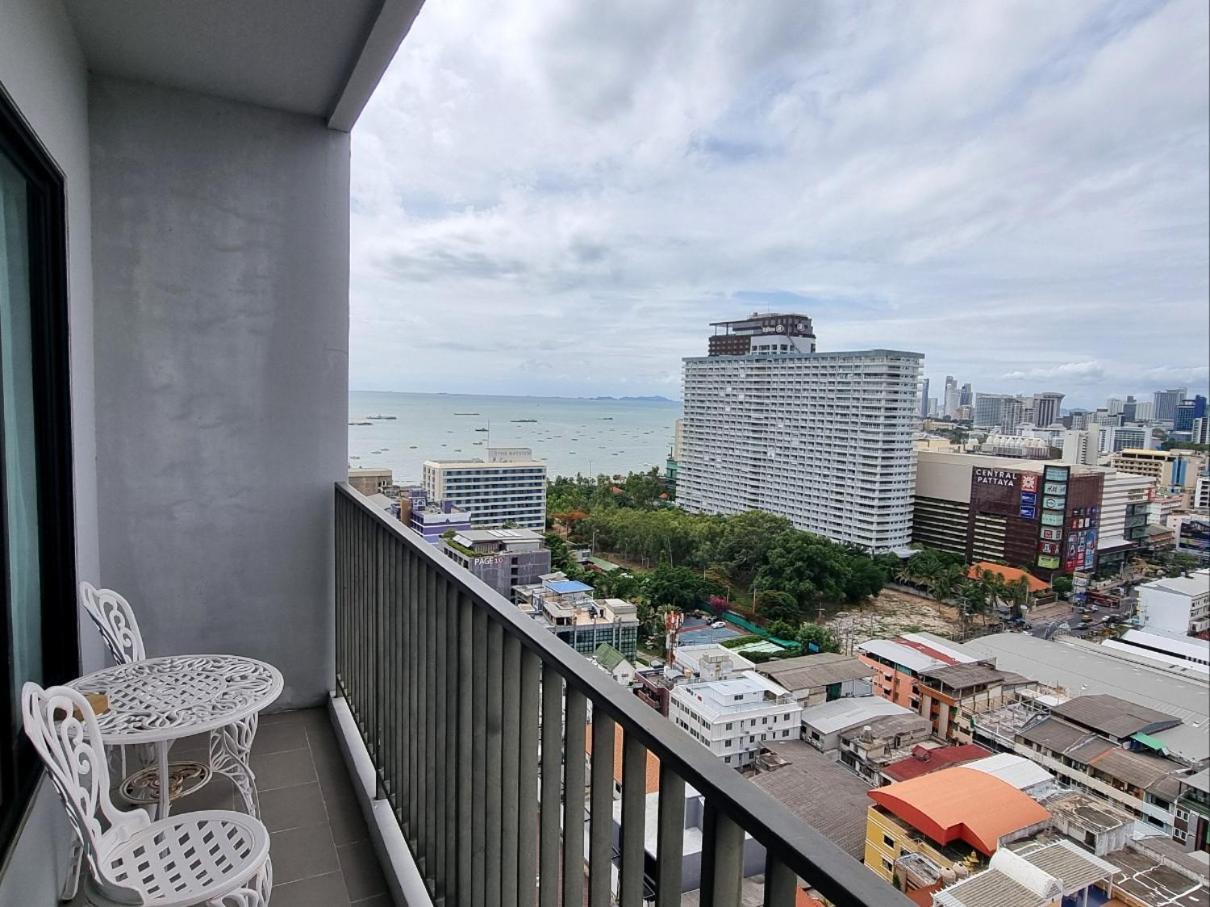 The Base Condo Center Of Pattaya Rooftop Swimming Pool Dış mekan fotoğraf